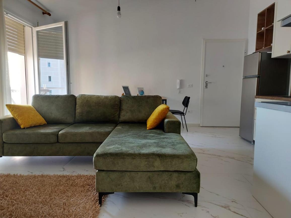 Edan Apartments Vlorë Esterno foto