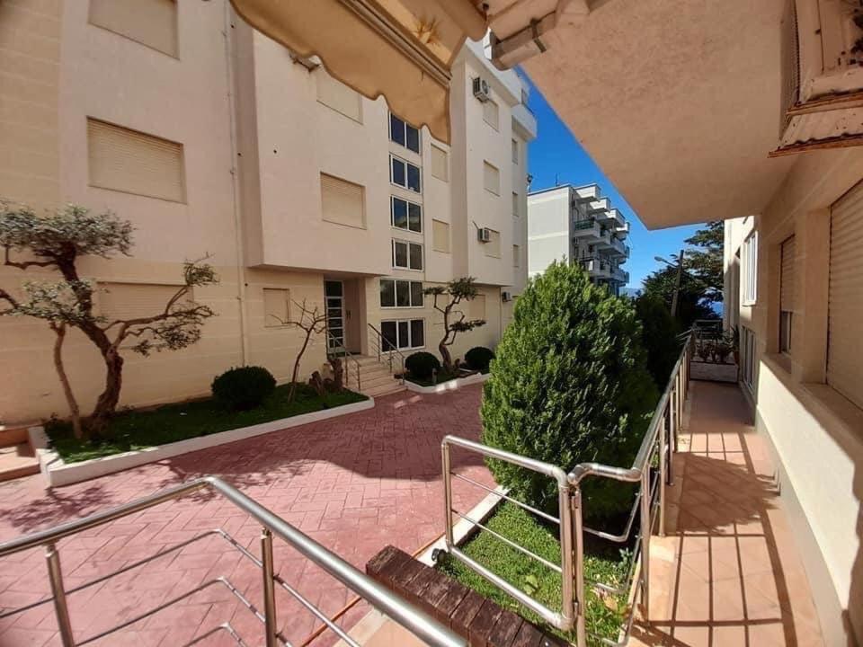 Edan Apartments Vlorë Esterno foto