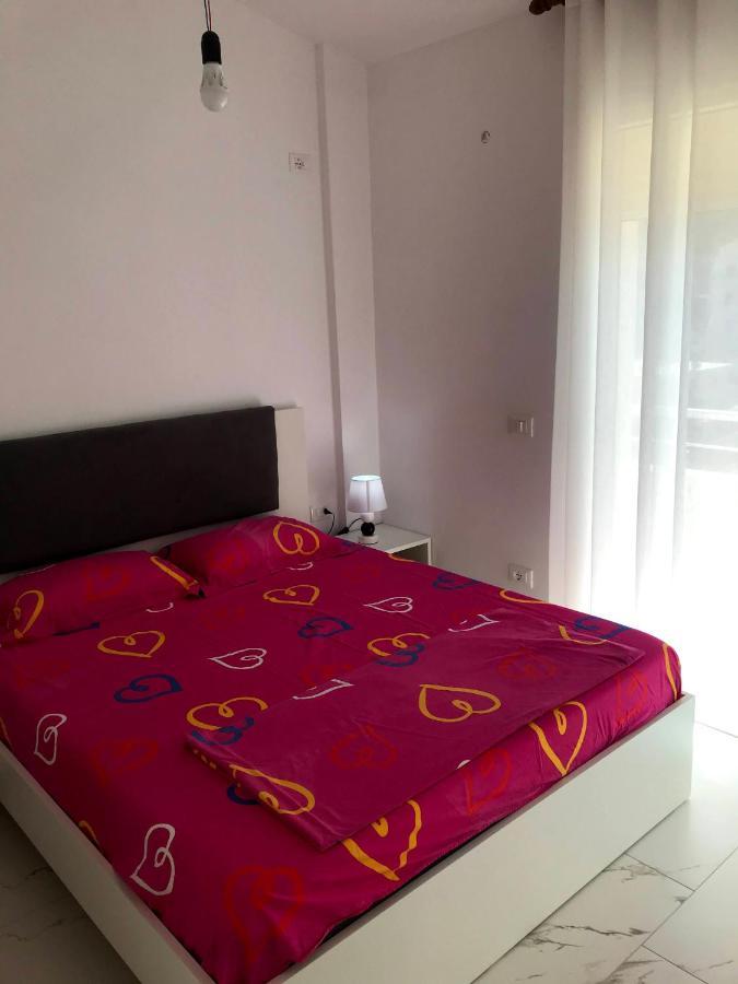 Edan Apartments Vlorë Esterno foto