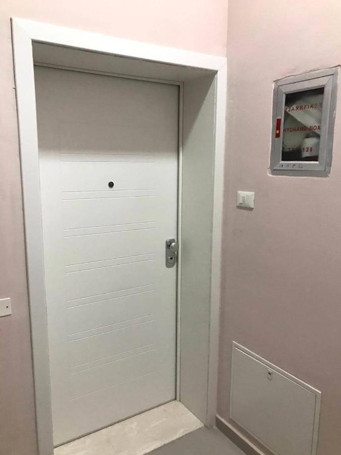 Edan Apartments Vlorë Esterno foto