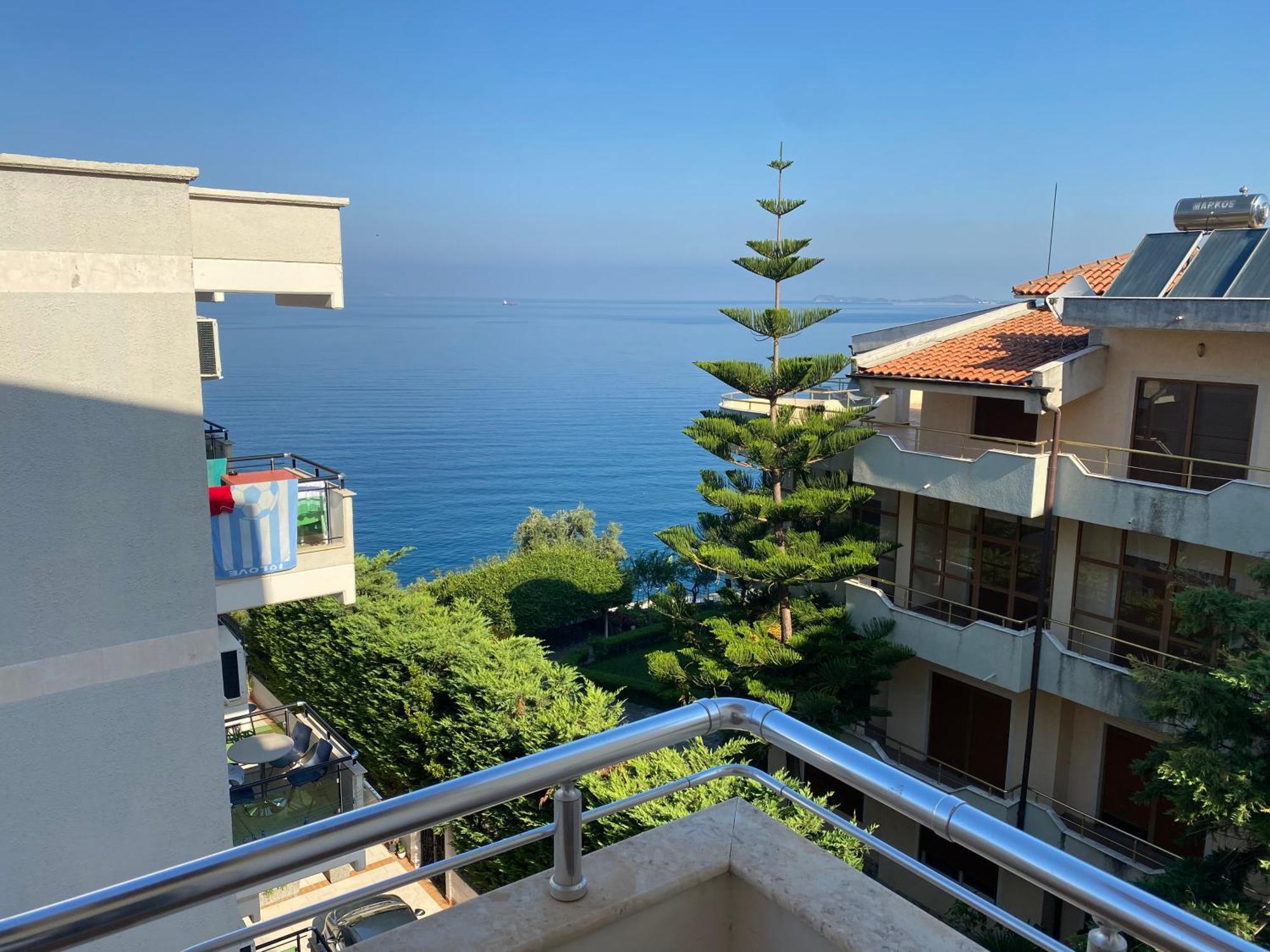Edan Apartments Vlorë Esterno foto